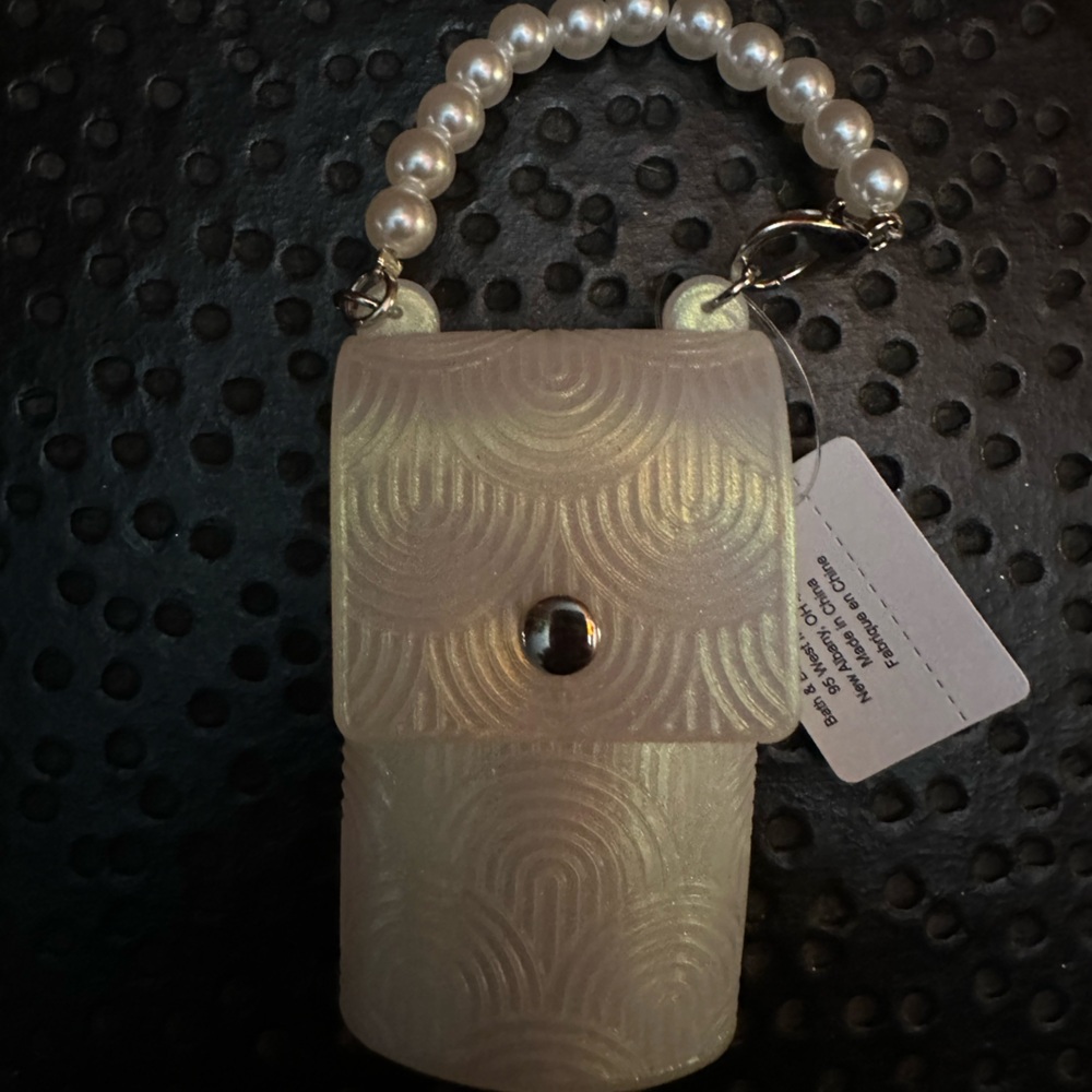 Bath & Body Works Pearl Handle Pocketbac holder